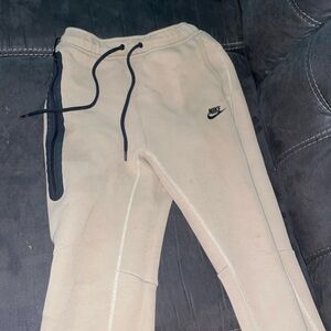NIKE TECH FLEECE TAN WINDRUNNER PANTS